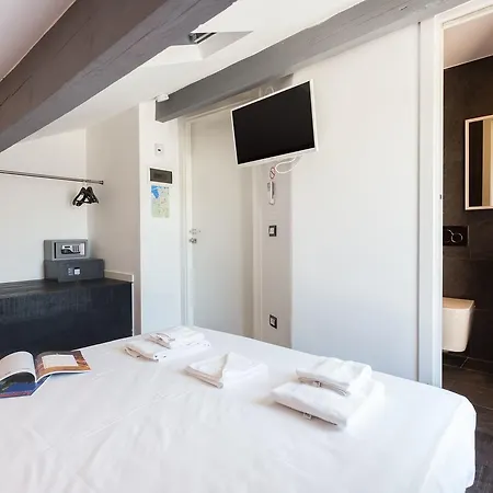 Lion Blanc 酒店 圣特罗佩