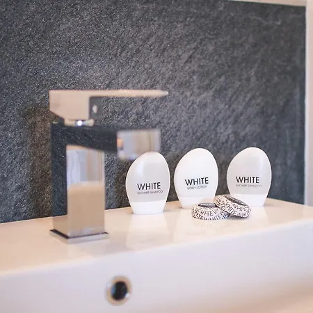 Lion Blanc סן טרופז