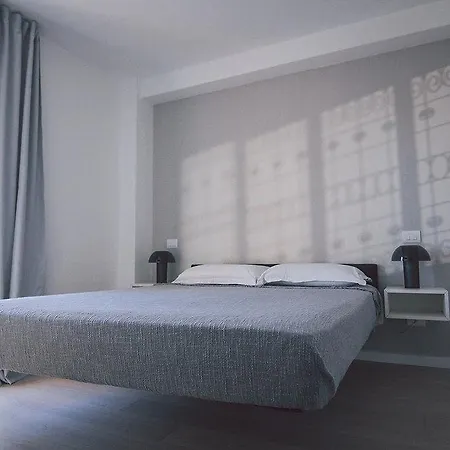 Lion Blanc 3* סן טרופז