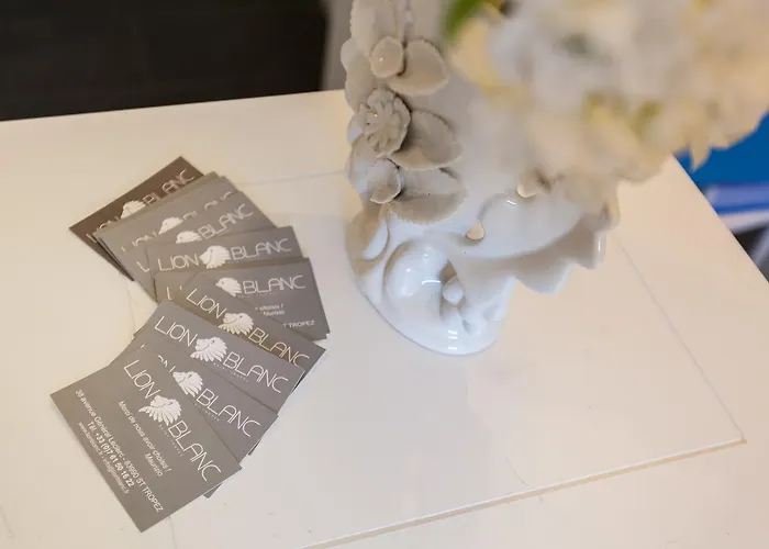 Lion Blanc Saint Tropez